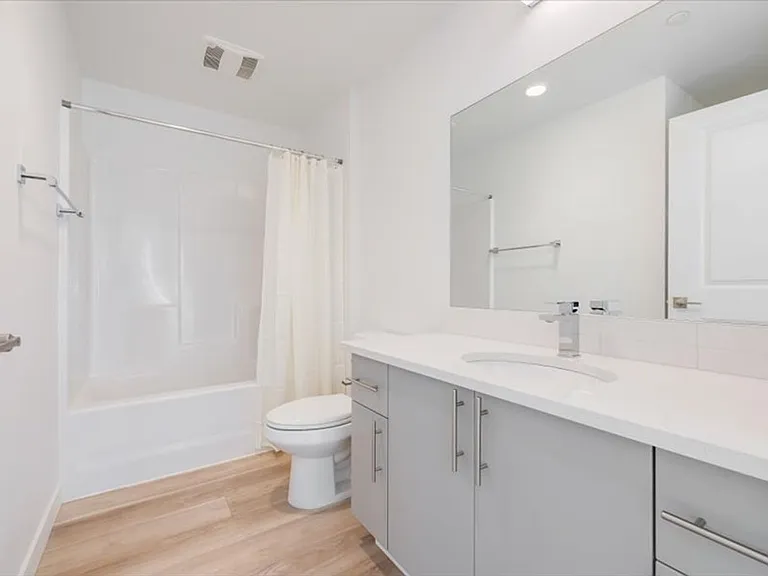Hermoso View Apartments — Photo 26