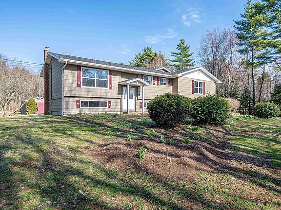 3rd image of 90 Parrish Rd