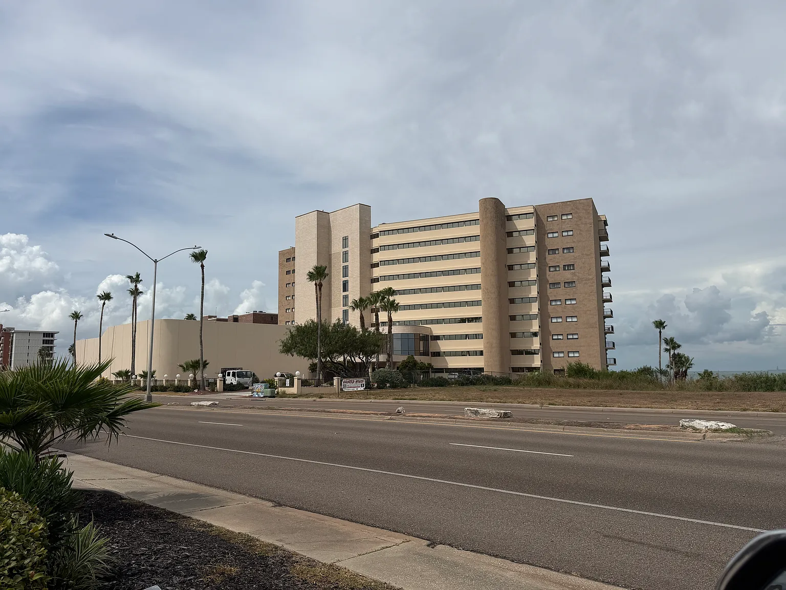 2 bed, 1460 sqft, $3,000 — Photo 3