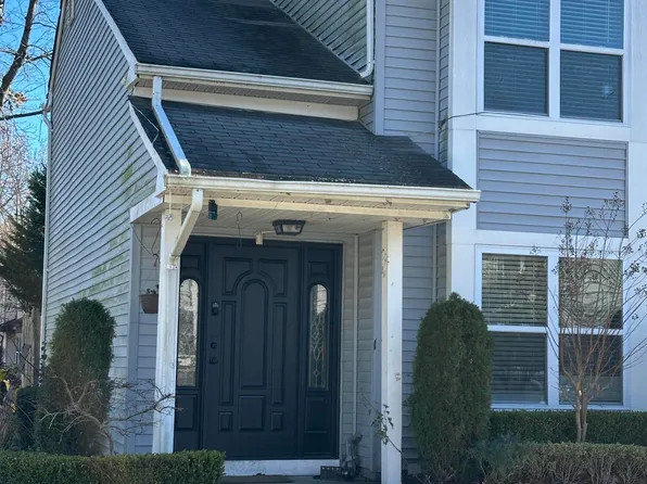 428 Woodlake Manor Drive, Lakewood, NJ 08701