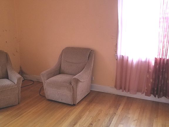 5th image of 3518 Ernst St