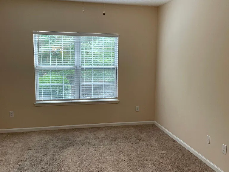 4542 Girvan Dr #B — Photo 11