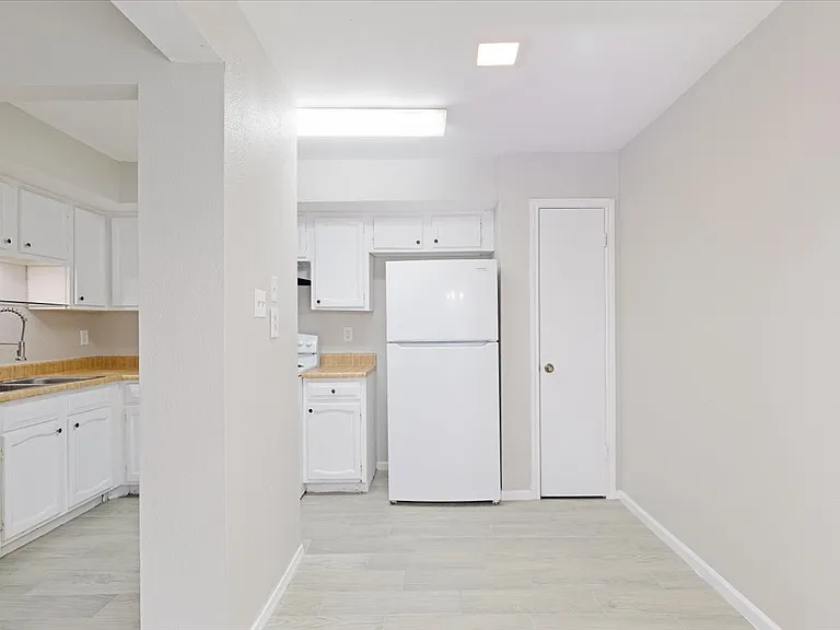 10254 Bridgeland Ln — Photo 7