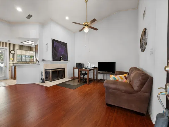 401 Pebble Way APT 237, Arlington, TX 76006