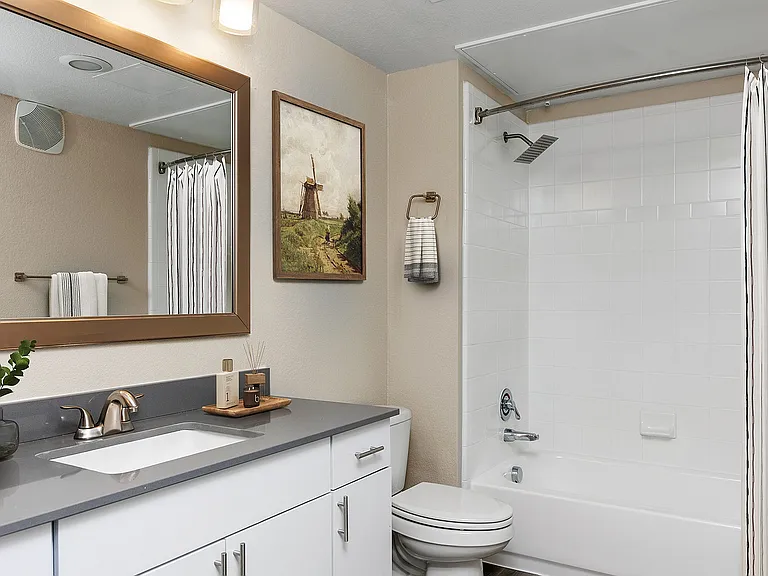 2x2 1240 sqft B2 - Bathroom