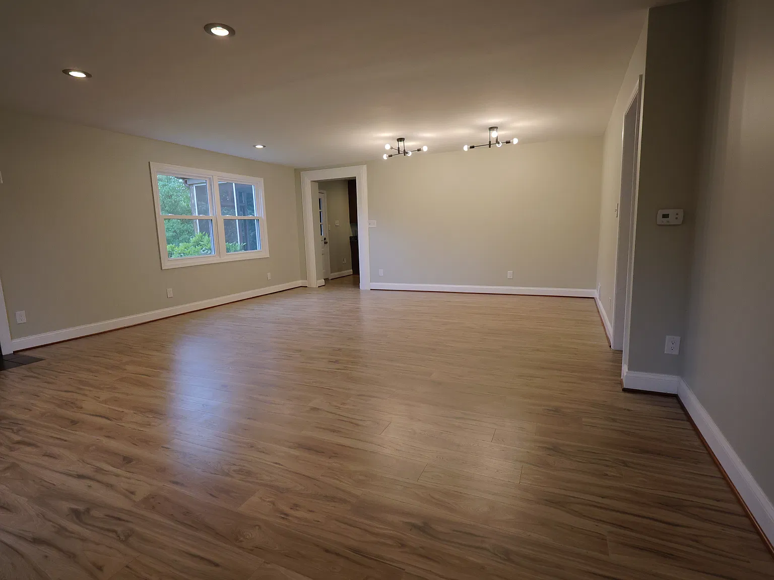 4 bed, 2844 sqft, $5,000 — Photo 4