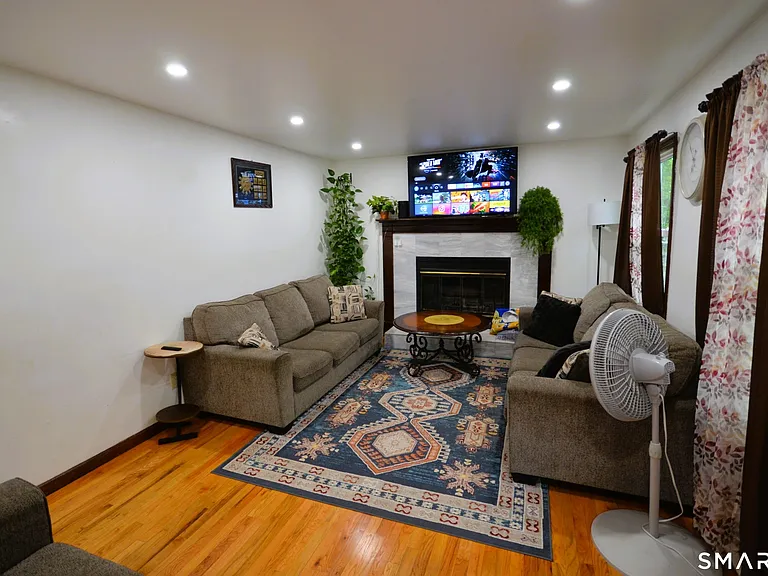 430 Berkeley Rd — Photo 2