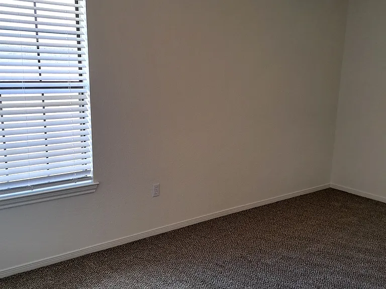 806 Redwood Ln — Photo 20