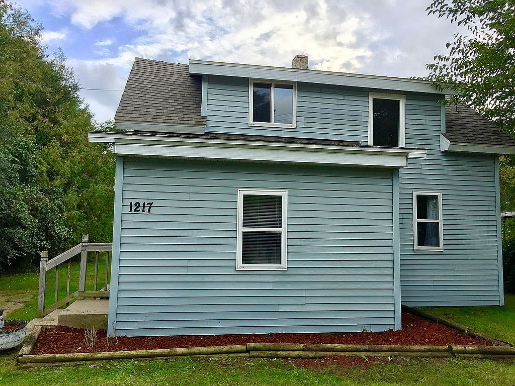 1217 Belnap St, Mount Pleasant, MI 48858 Zillow