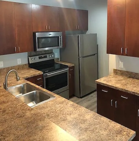 505 S Elgin Ct — Photo 4