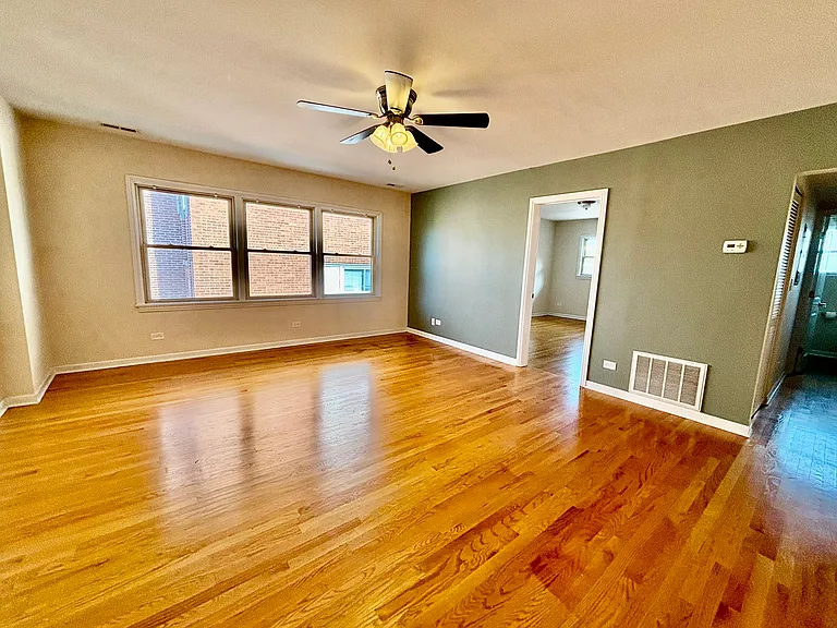 1639 W Lunt Ave #3S — Photo 3