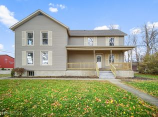 195 W Sheffield St, Saint Anne, IL 60964