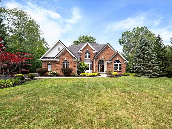 4th image of 250 Country Woods Ln