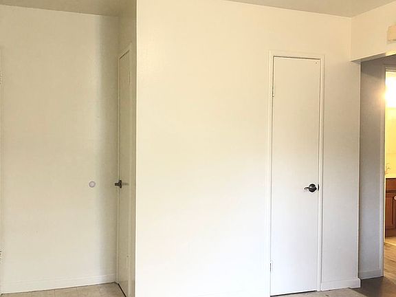 2nd image of 1026 Nottingham Pl