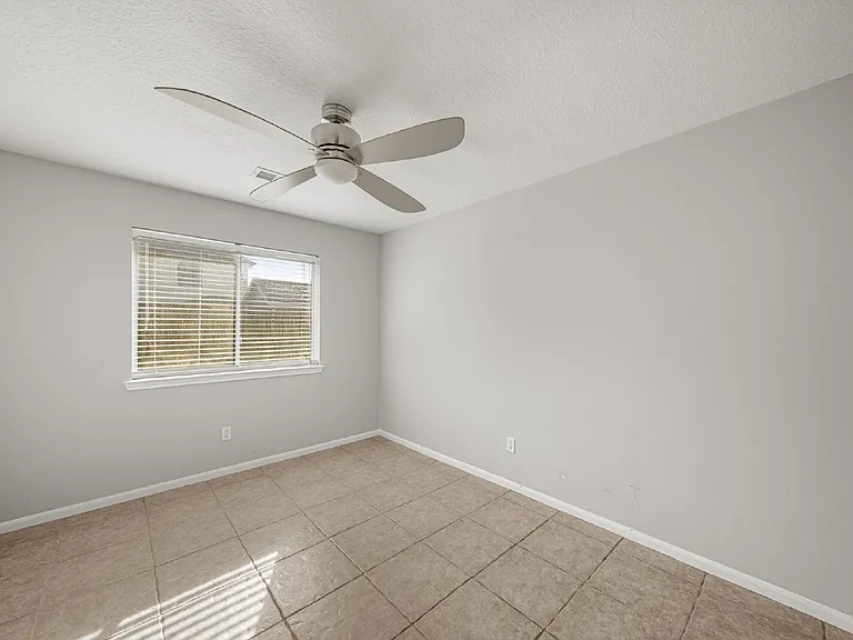 1242 Hunter Wood Dr — Photo 18