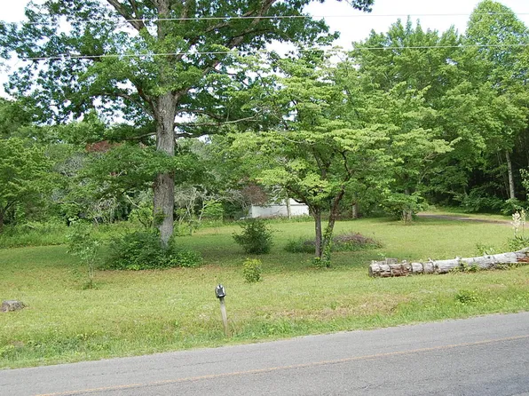 10715 Brockdell Rd, Pikeville, TN 37367