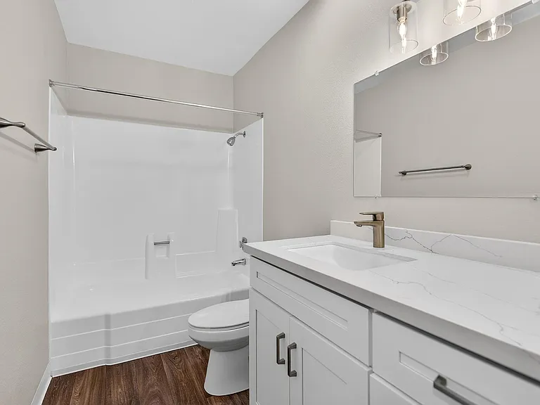 Prado Apartments — Photo 26