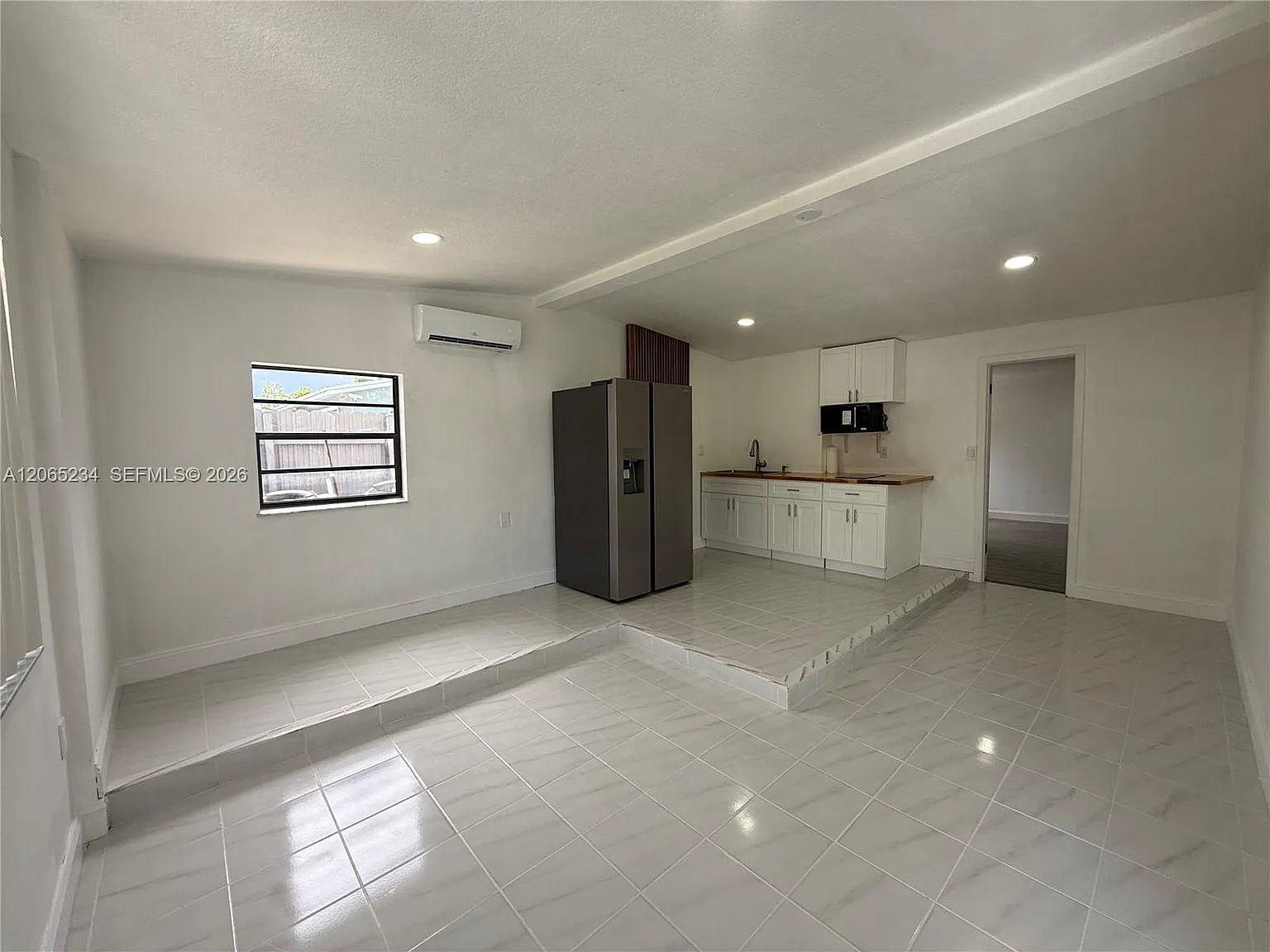 Lakeview Manors — Photo 3