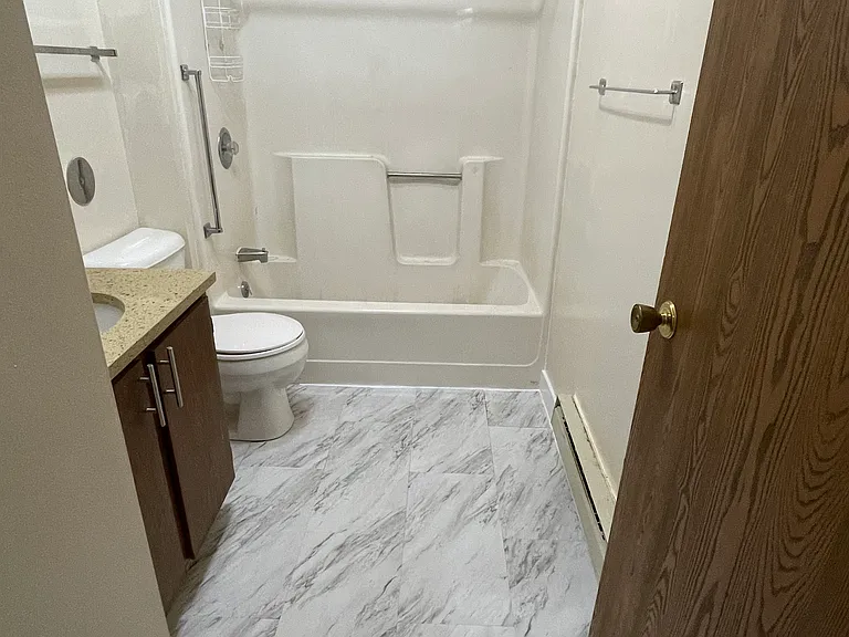 1106 Western Ave #103 — Photo 4