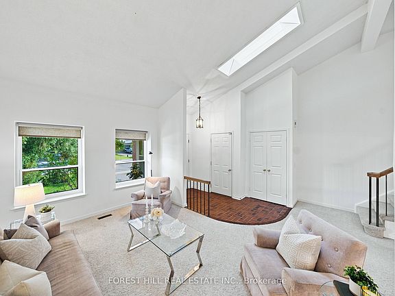 5th image of 84 Kings College Rd