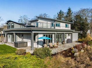 1297 Oakmount Rd, Saanich, BC V8P1M4