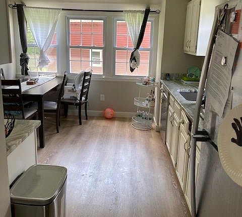 4th image of 18 Dexter St #B