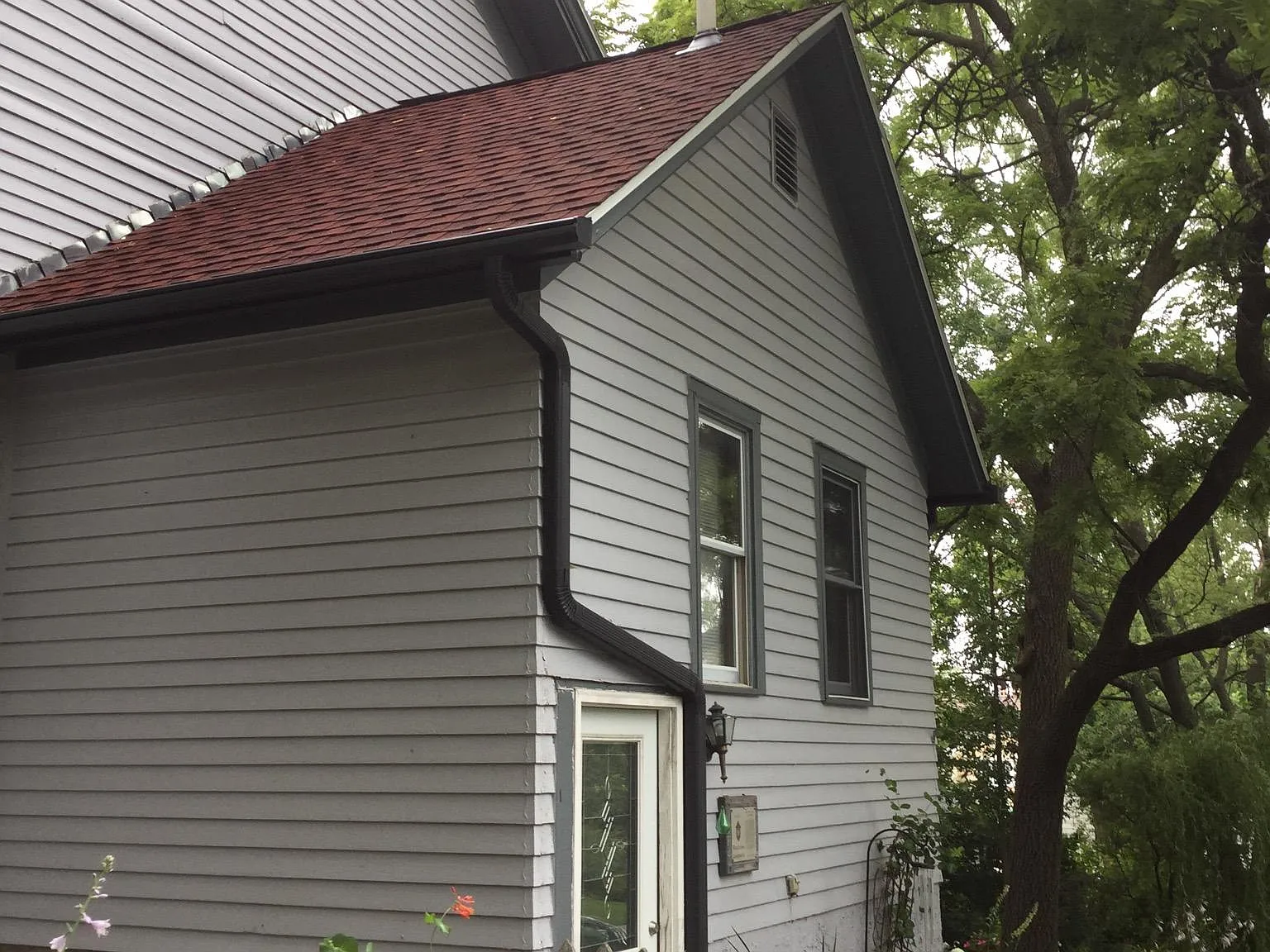 1720 Aurora St — Photo 2