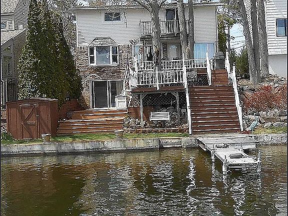 2nd image of 423 Shady Oaks St