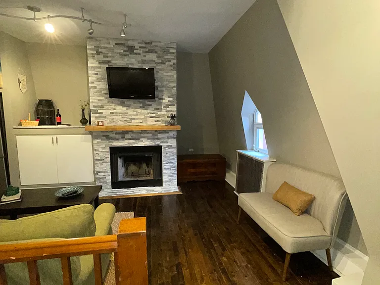 2509 N Halsted St — Photo 1