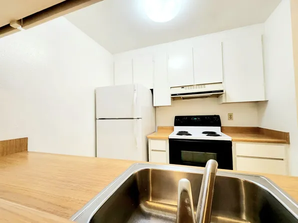 5102 Shelter Creek Ln Building 5, San Bruno, CA 94066