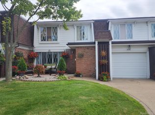 8748 Common Rd, Warren, MI 48093