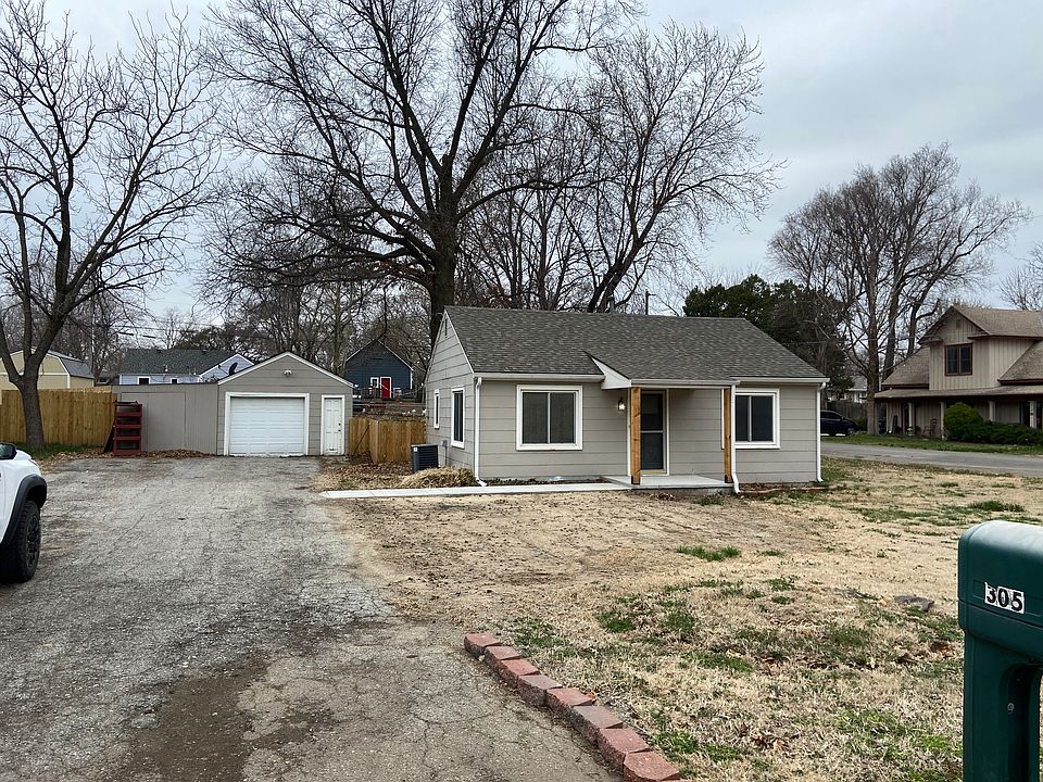 305 S Queen - Maize KS