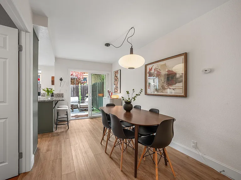 3821 Albatross St — Photo 8