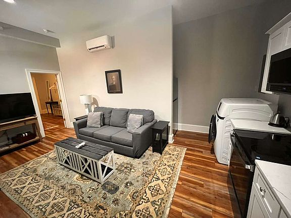 4th image of 18 W Franklin St #2