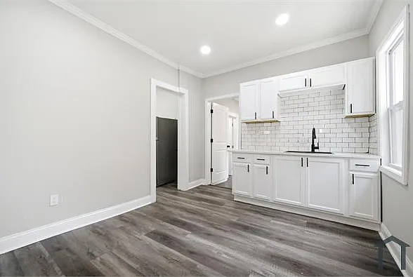 12828 Woodside Ave — Photo 9