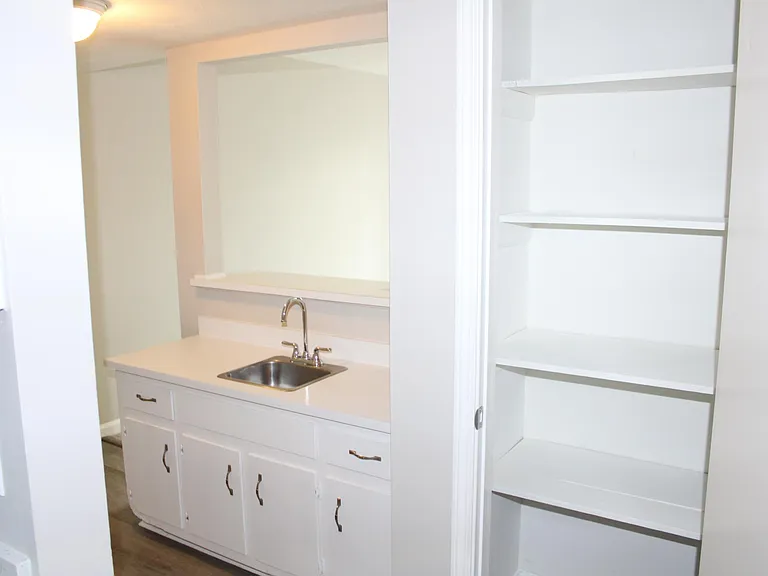 1386 Williamsburg Ln — Photo 12