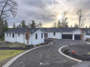 3945 Southern Cross, Bainbridge Island, WA 98110