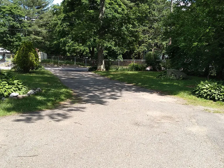 2 Tanager Dr #1 — Photo 11
