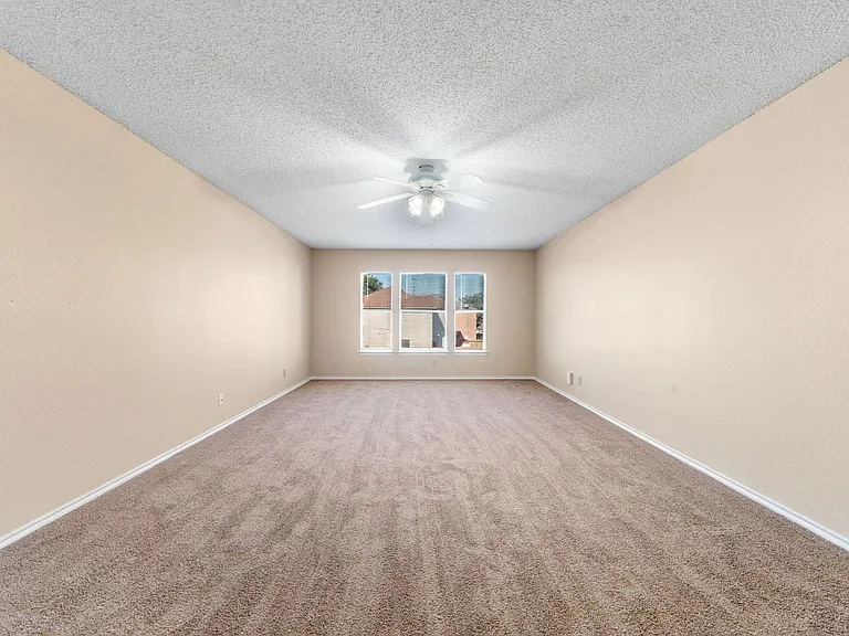 7038 Cole Creek Dr — Photo 14