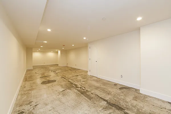 Rented by Link NY Realty | media 31