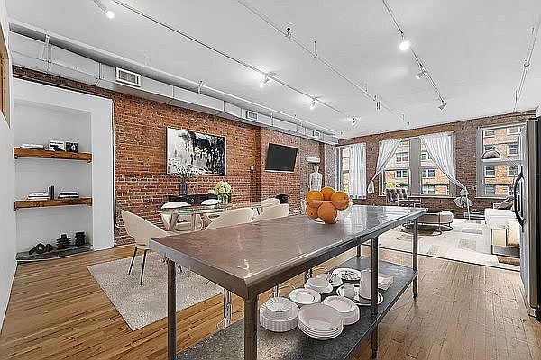 1st image of 6 W 14th St #3D