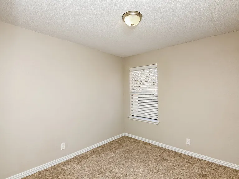 505 Plainview Dr — Photo 14