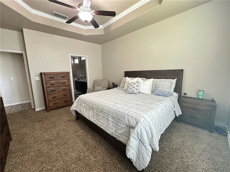 1016 Santa Catalina St — Photo 14