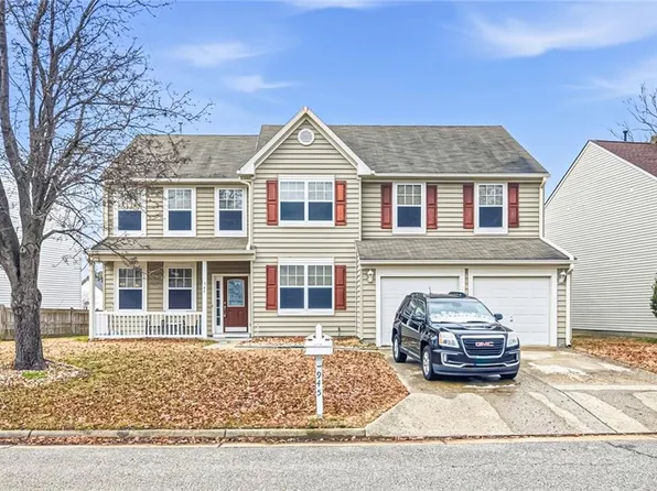 945 Foxboro Dr, Newport News, VA 23602