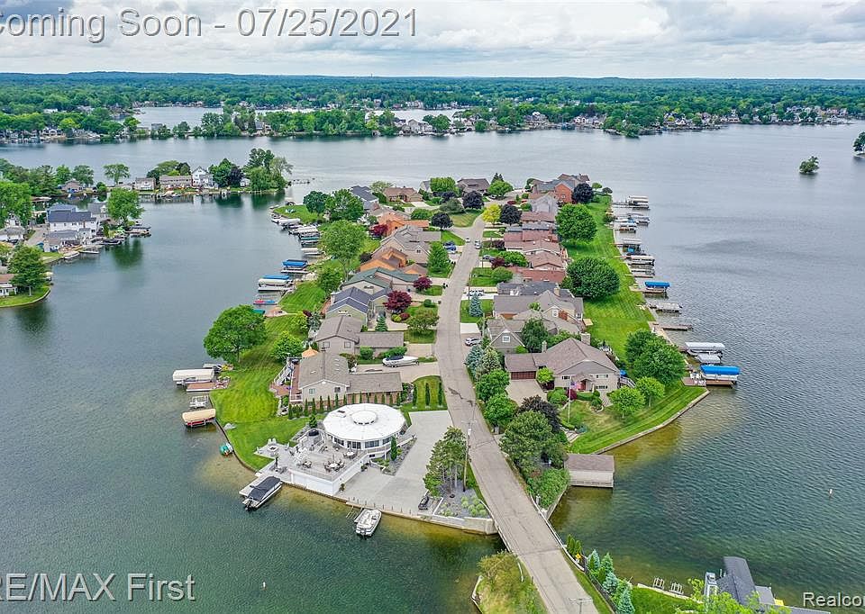 212 Park Island Dr, Lake Orion, MI 48362 MLS 2210059228 Zillow