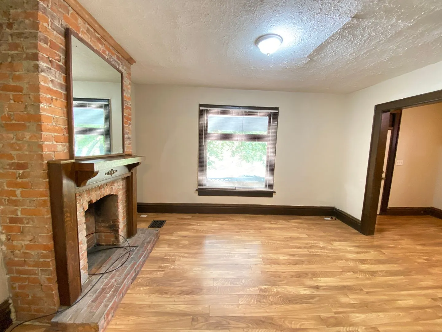 E 20th Ave 321 Ski Howard — Photo 4