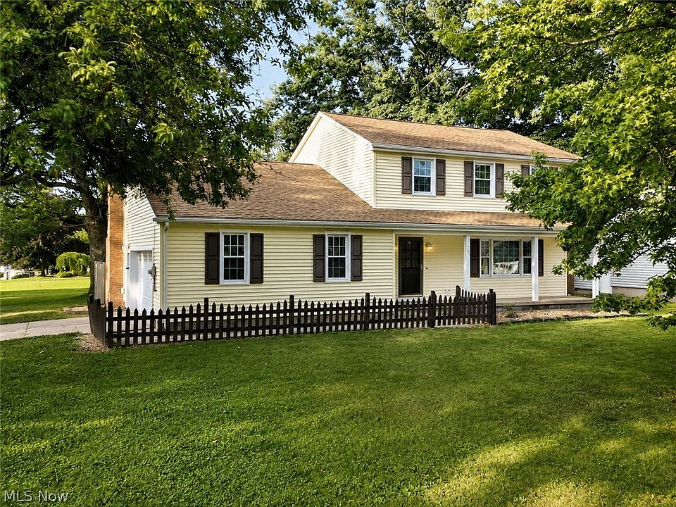 1st image of 707 Oakridge Dr