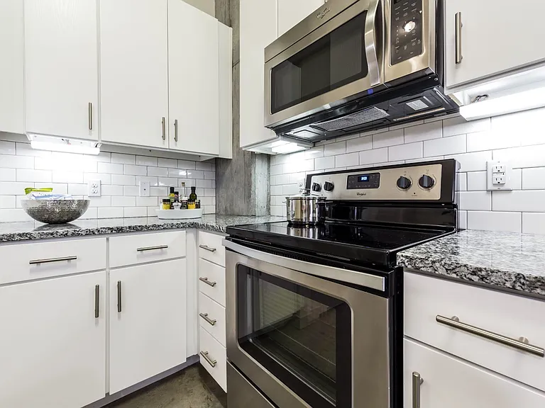 6701 Burnet Rd — Photo 25