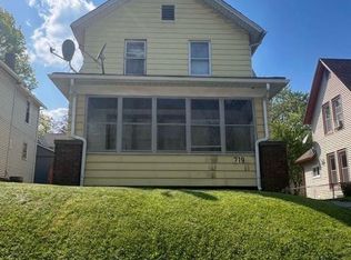 719 12th St, Moline, IL 61265