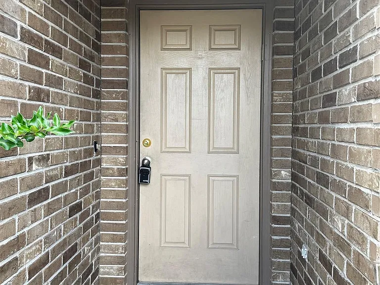 2903 McDonough Way — Photo 1